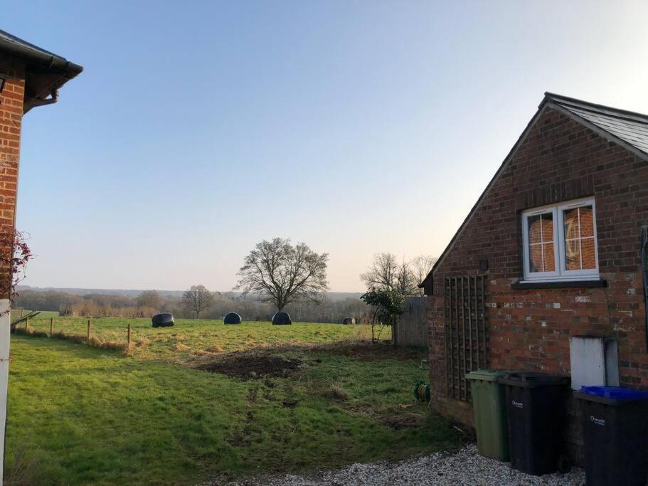 The Cowshed Apartment Salisbury Exterior photo